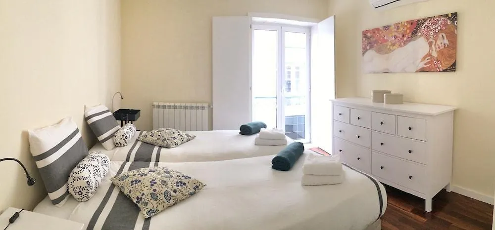 The Bonsai Apartment At Glamorous Chiado Lisboa 3*,