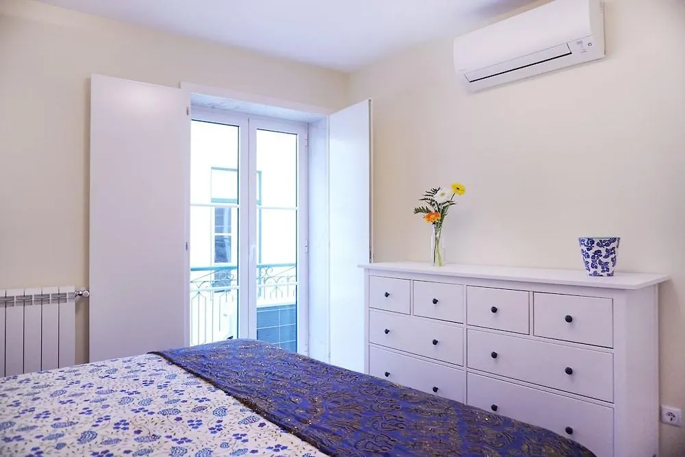 The Bonsai Apartment At Glamorous Chiado Lisboa فندق
