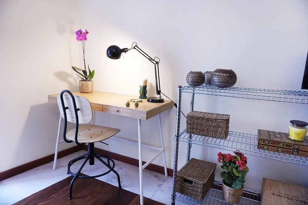 The Bonsai Apartment At Glamorous Chiado Lisboa 3*,  البرتغال