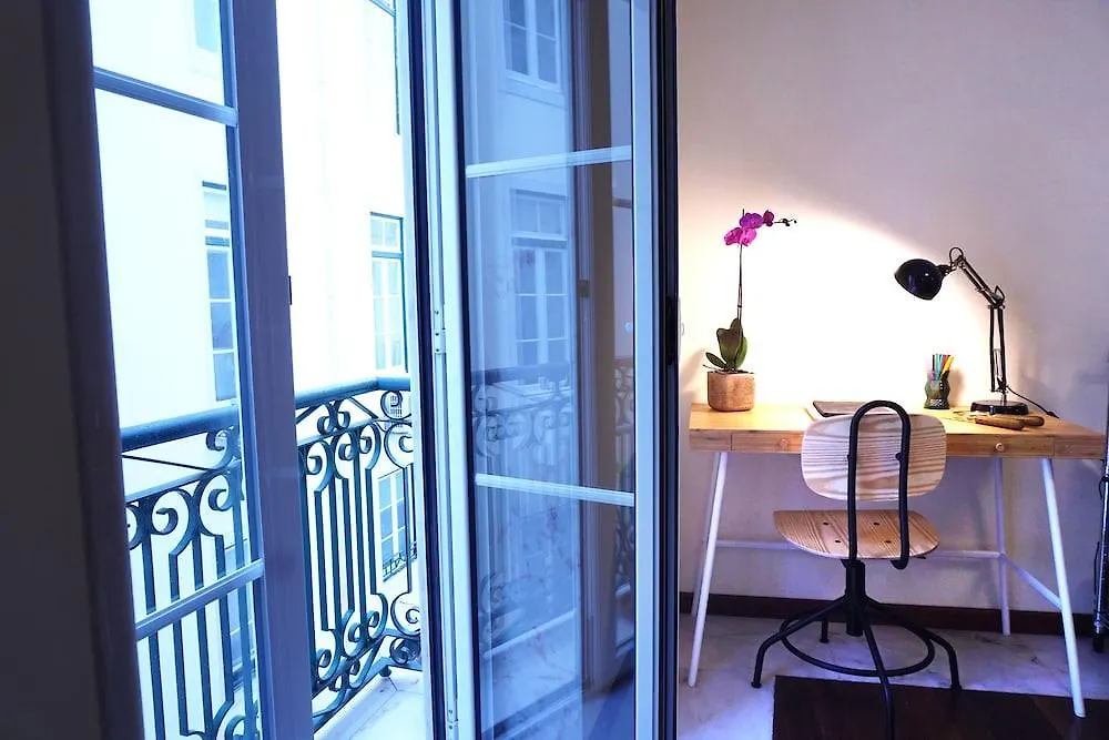 The Bonsai Apartment At Glamorous Chiado Lisboa